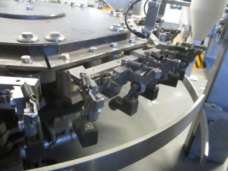 Horizontal form/ fill/ seal machine LAUDENBERG