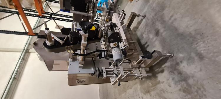 Top labelling machine Pago with Zebra head