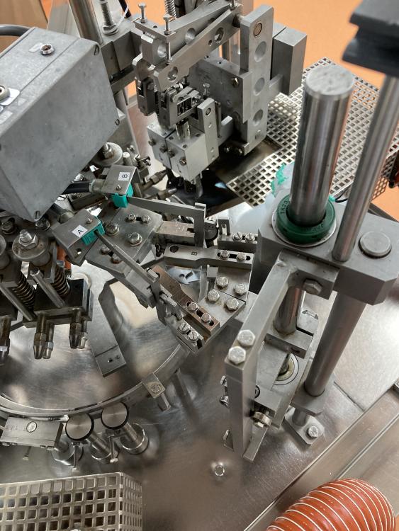 Ampoule filling machine for closed ampoules ROTA R920