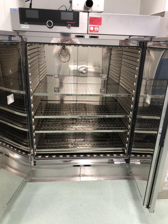 Pass-trough oven MEMMERT UF750TS