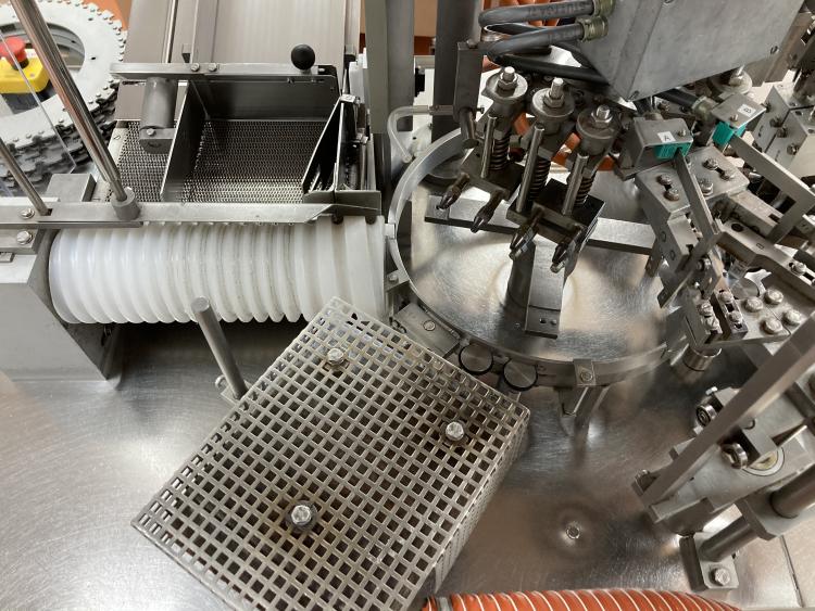 Ampoule filling machine for closed ampoules ROTA R920