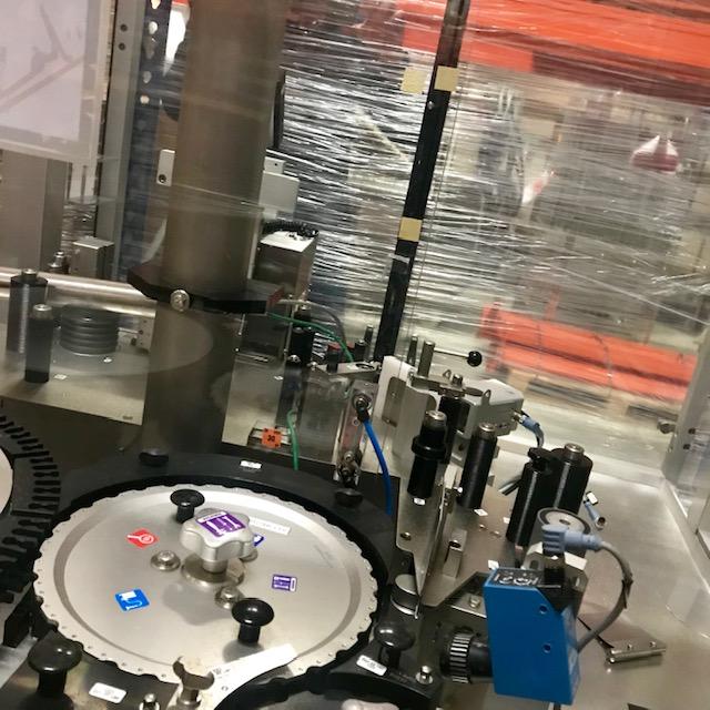 Automatic labelling machine for ampoules, cartridge and vials Bausch & Stroebel ESA 1025