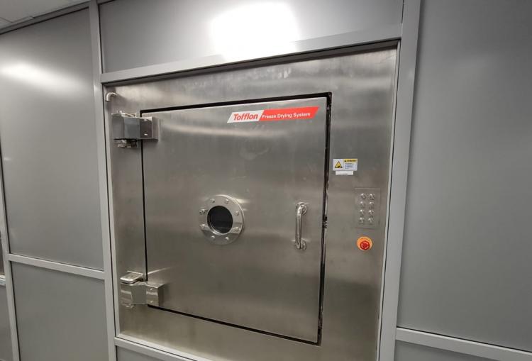 freeze dryer TOFFLON LYOSMART LYO-3 with stoppering including CIP SIP