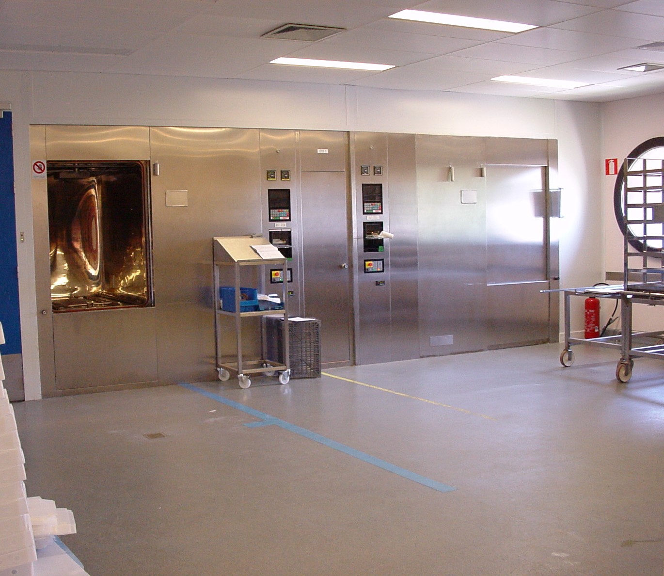 Autoclaves/ Freeze Dryers